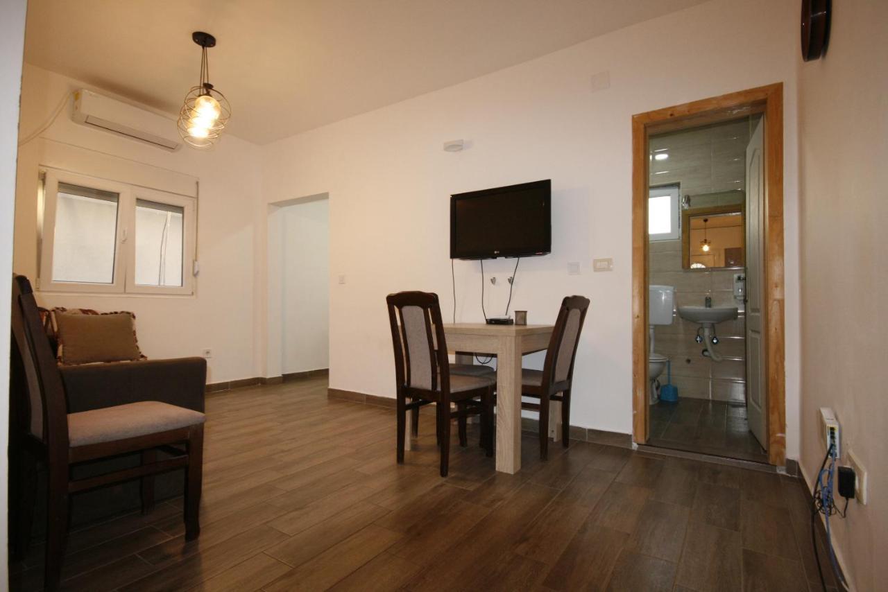 Apartmani Srdanovic Tivat Exterior foto