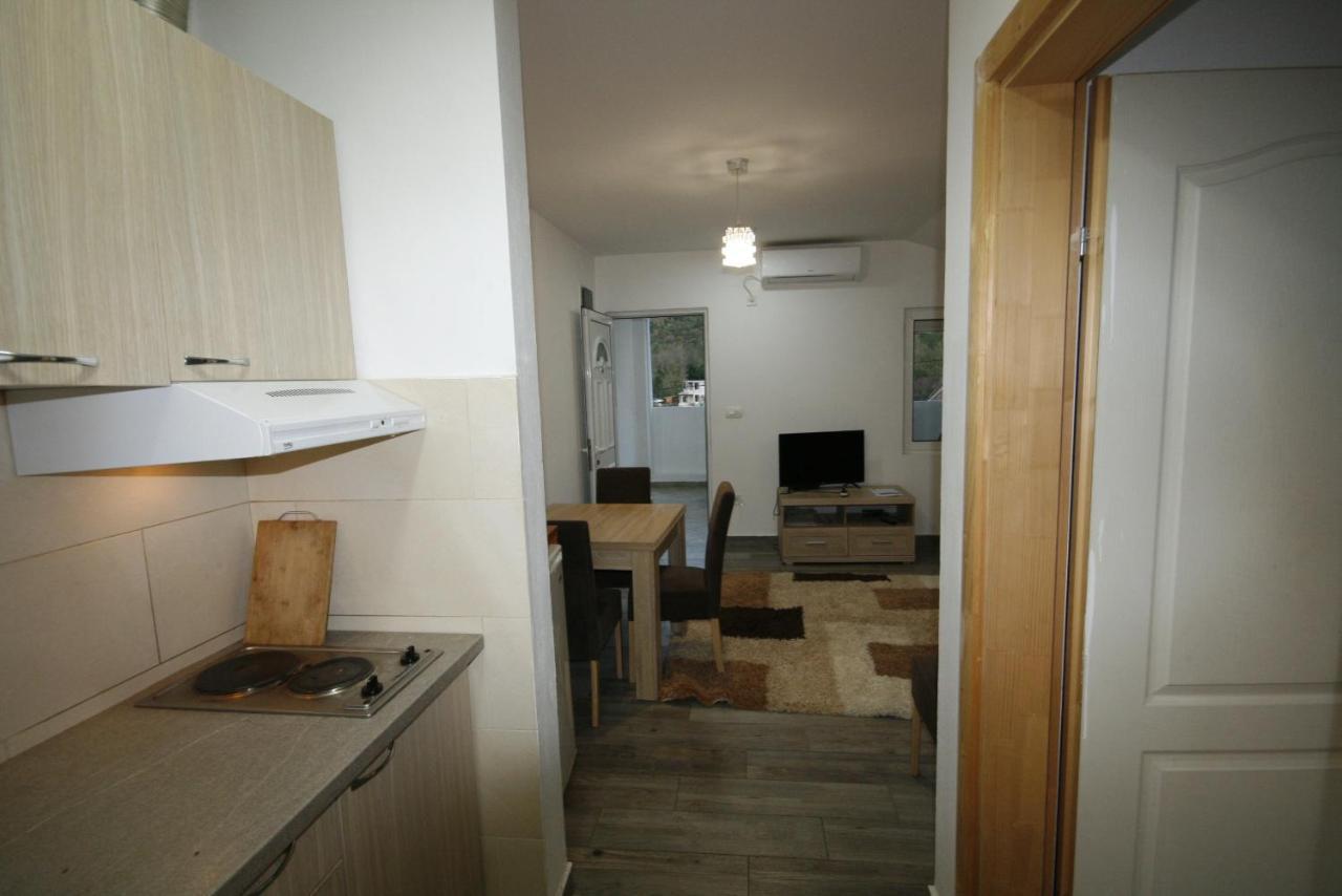 Apartmani Srdanovic Tivat Exterior foto